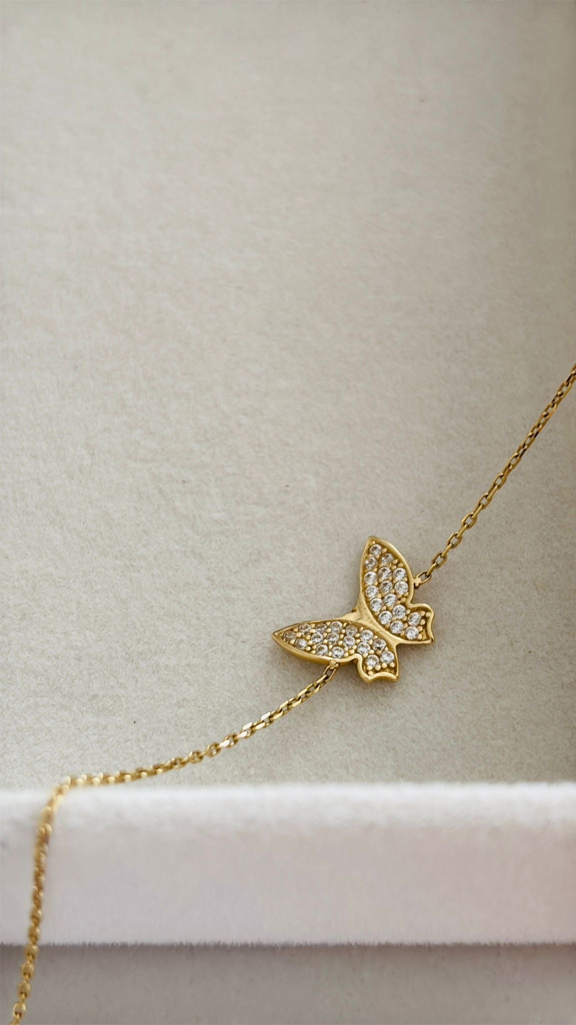 Pulsera de mariposa 14k