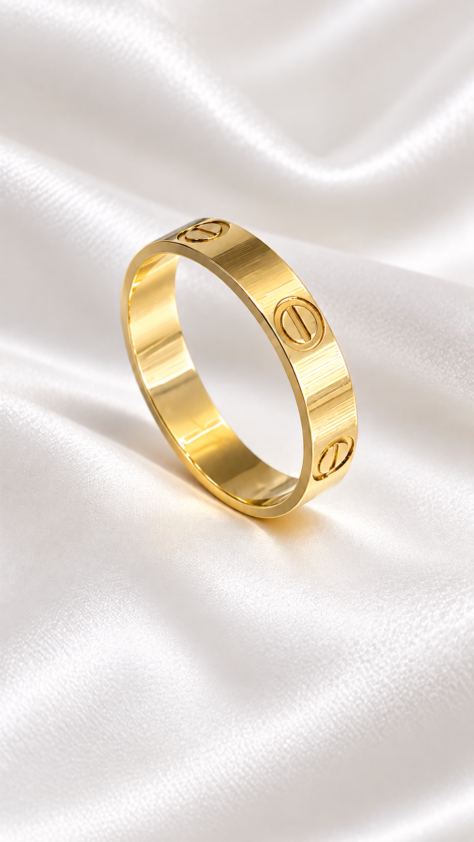 Anillo con Tornillos Grabados de 4.5 mm de 10k – 10k Gold 4.5mm Screw Design Ring