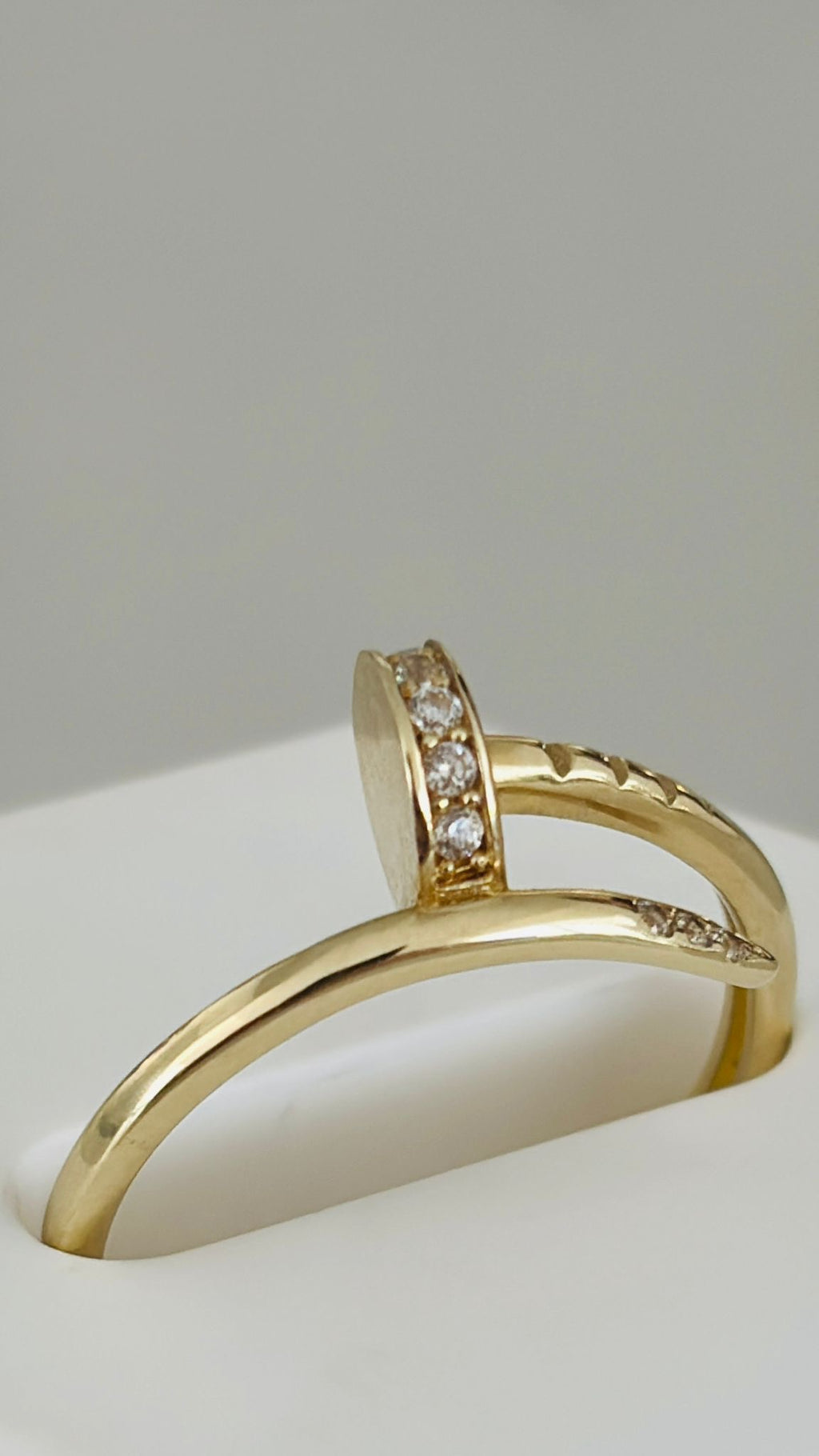 Anillo Clavo de 10k