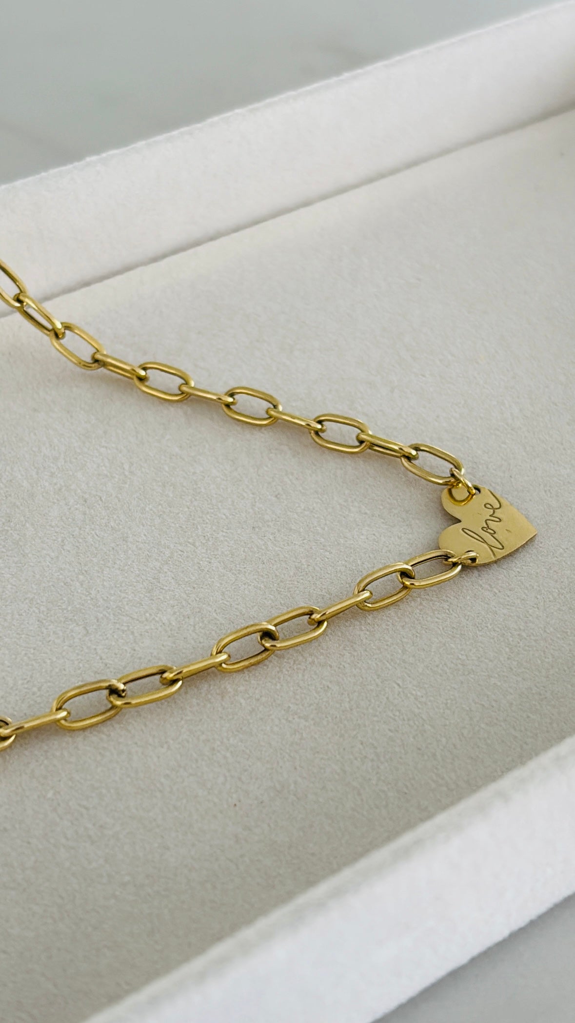 Gargantilla de corazon 14k