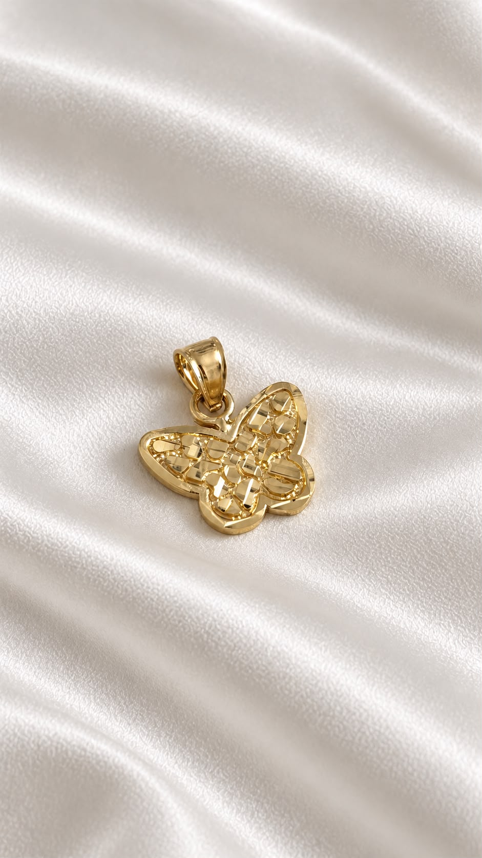 Dije de Mariposa Estilo Nugget de 10k – 10k Gold Nugget Butterfly Pendant