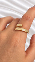 Anillo Ajustable con Greca de 10k – 10k Gold Adjustable Greek Key Ring
