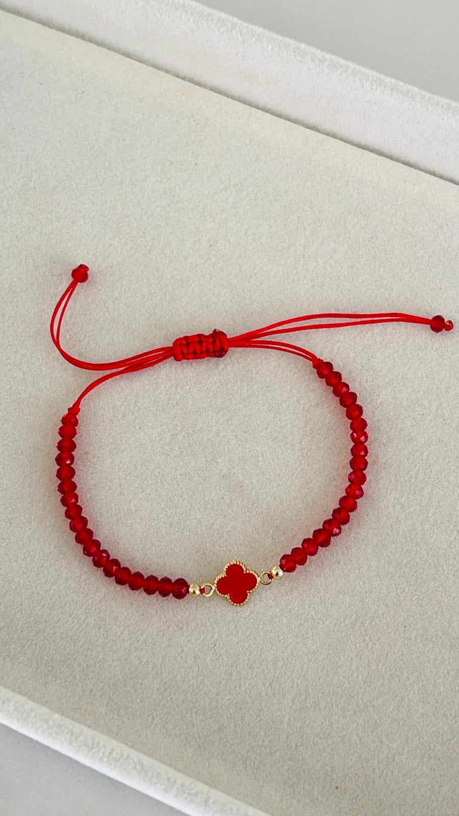 Pulsera de Hilo rojo y flor clover 14k