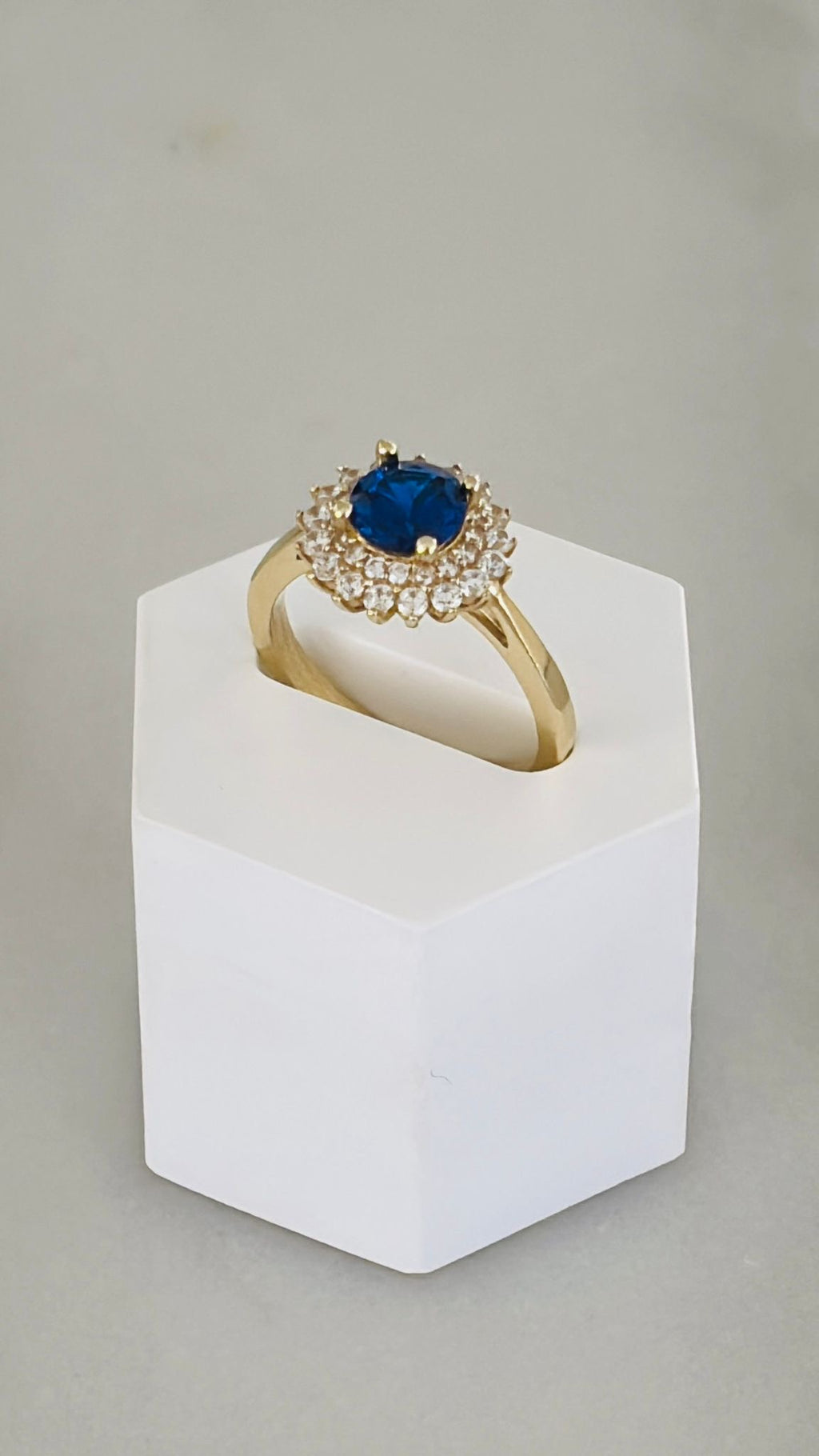 Anillo con piedra Azul 10k