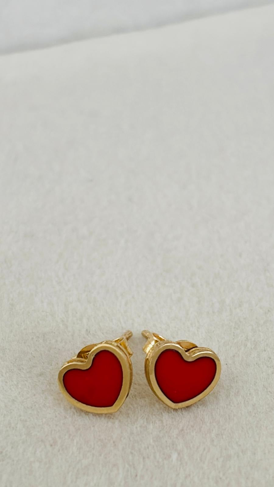 Aretes de corazón rojo 14k