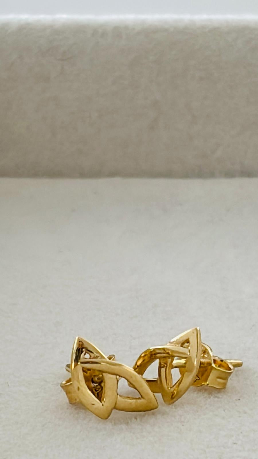 Aretes hojas 14k