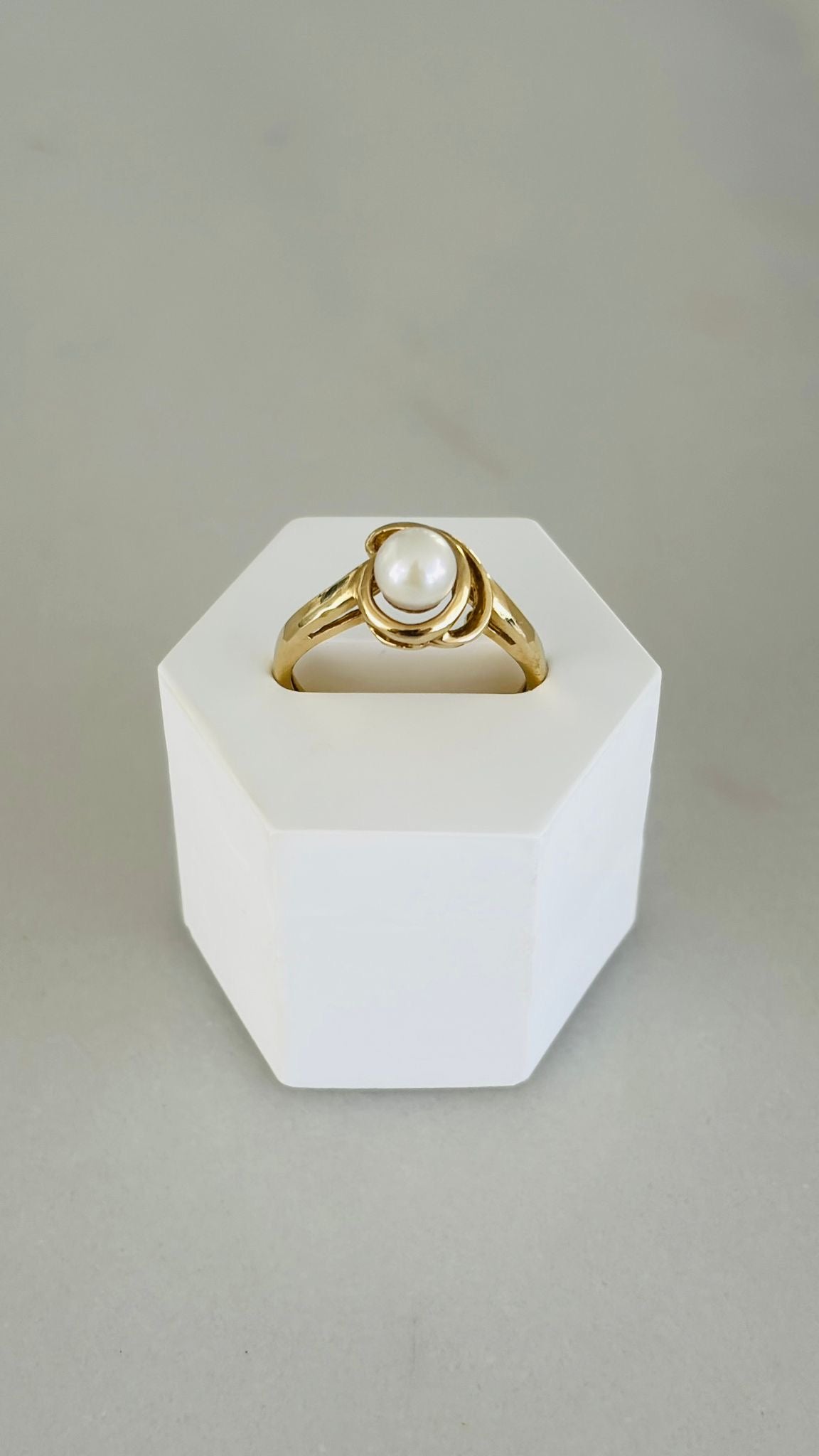 Anillo de madre perla 14k