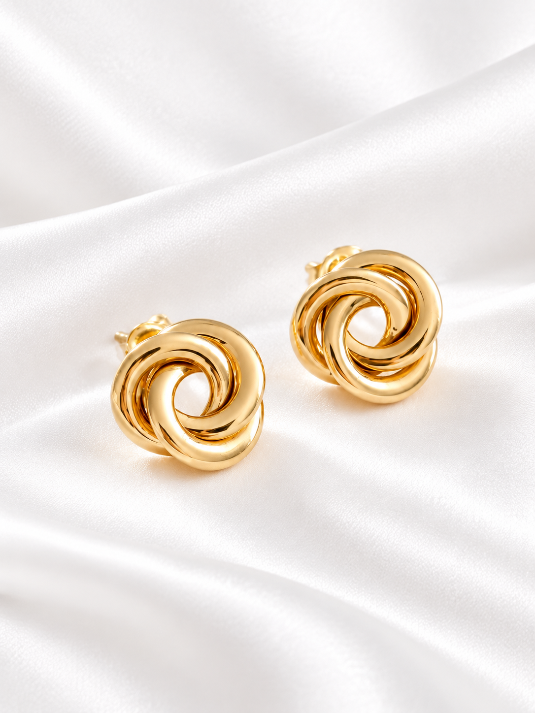 Aretes Nudo Grandes de 14k – 14k Gold Large Knot Earrings