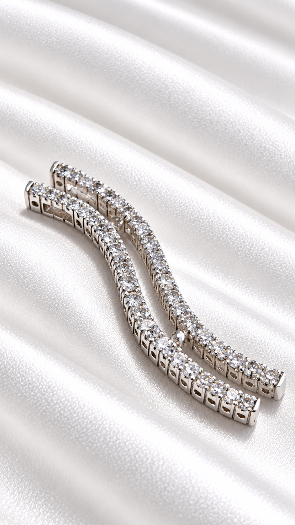 Dije Barra Curva Pavé de Plata 925 – 925 Sterling Silver Curved Bar Pendant
