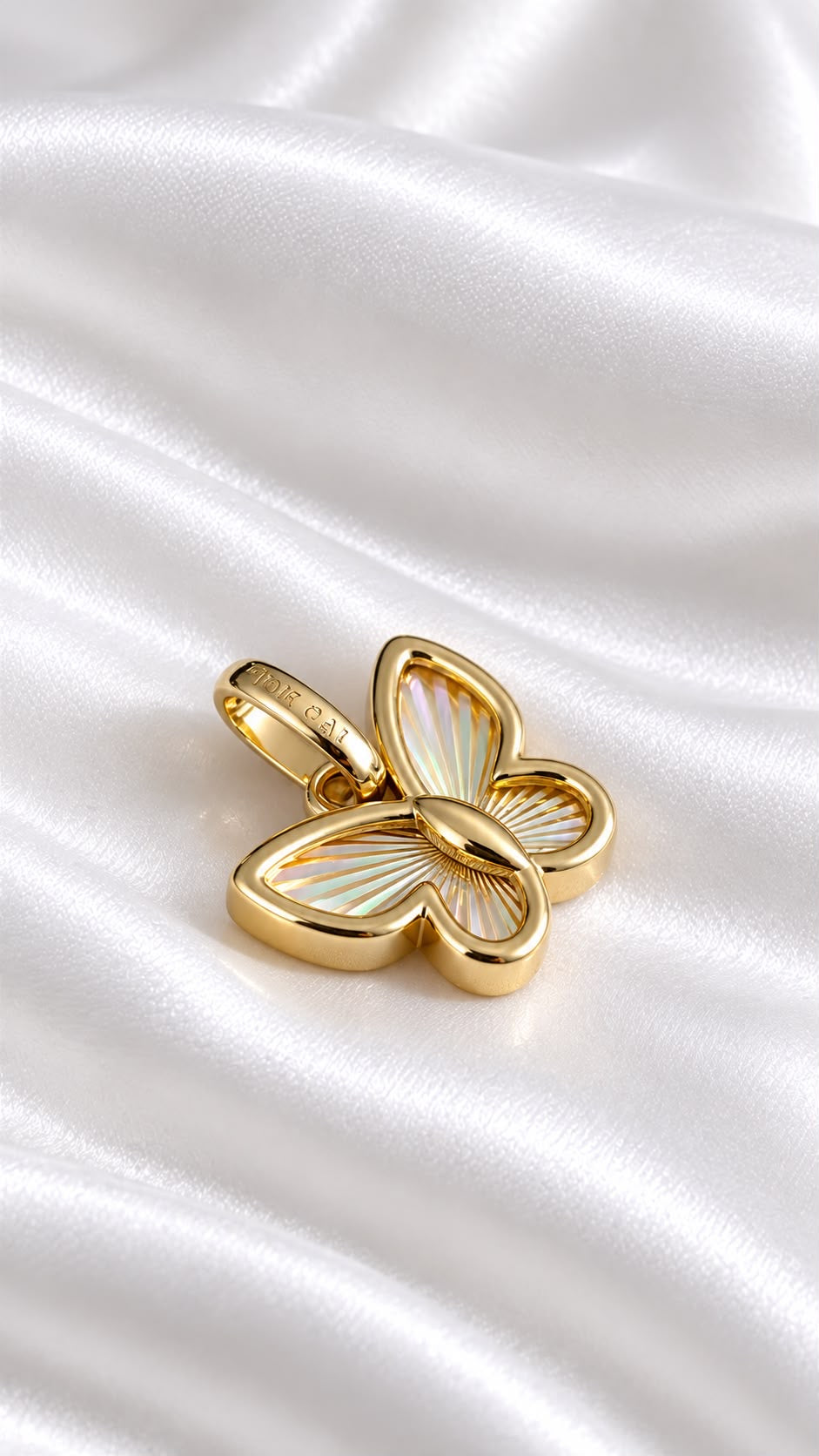 Dije de Mariposa de 10k – 10k Gold Butterfly Pendant