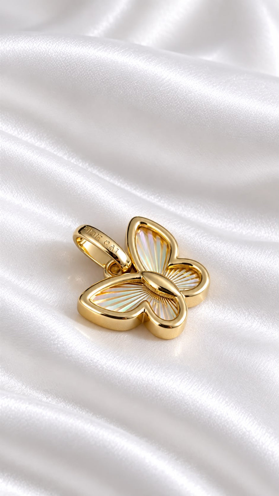 Dije de Mariposa de 10k – 10k Gold Butterfly Pendant