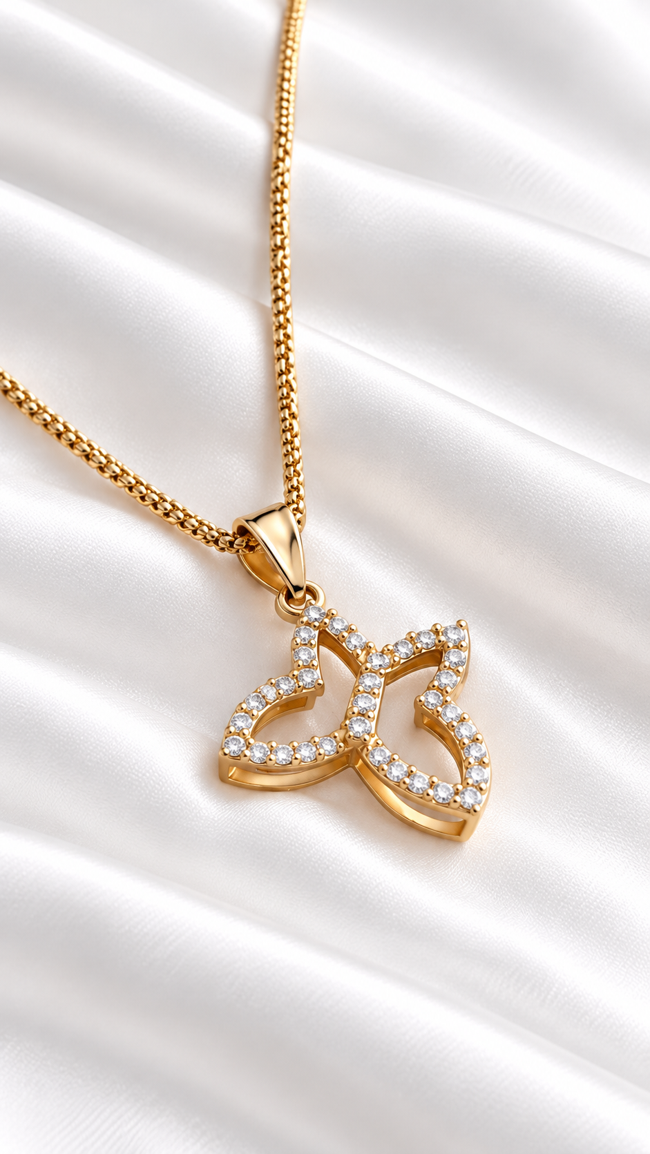 Dije de Mariposa con Circonias de 10k – 10k Gold Butterfly Pendant with CZ