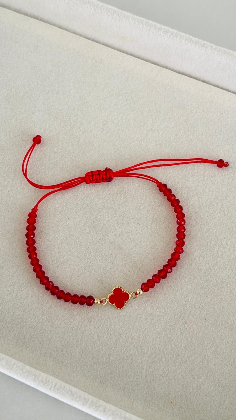 Pulsera de Hilo rojo y flor clover 14k