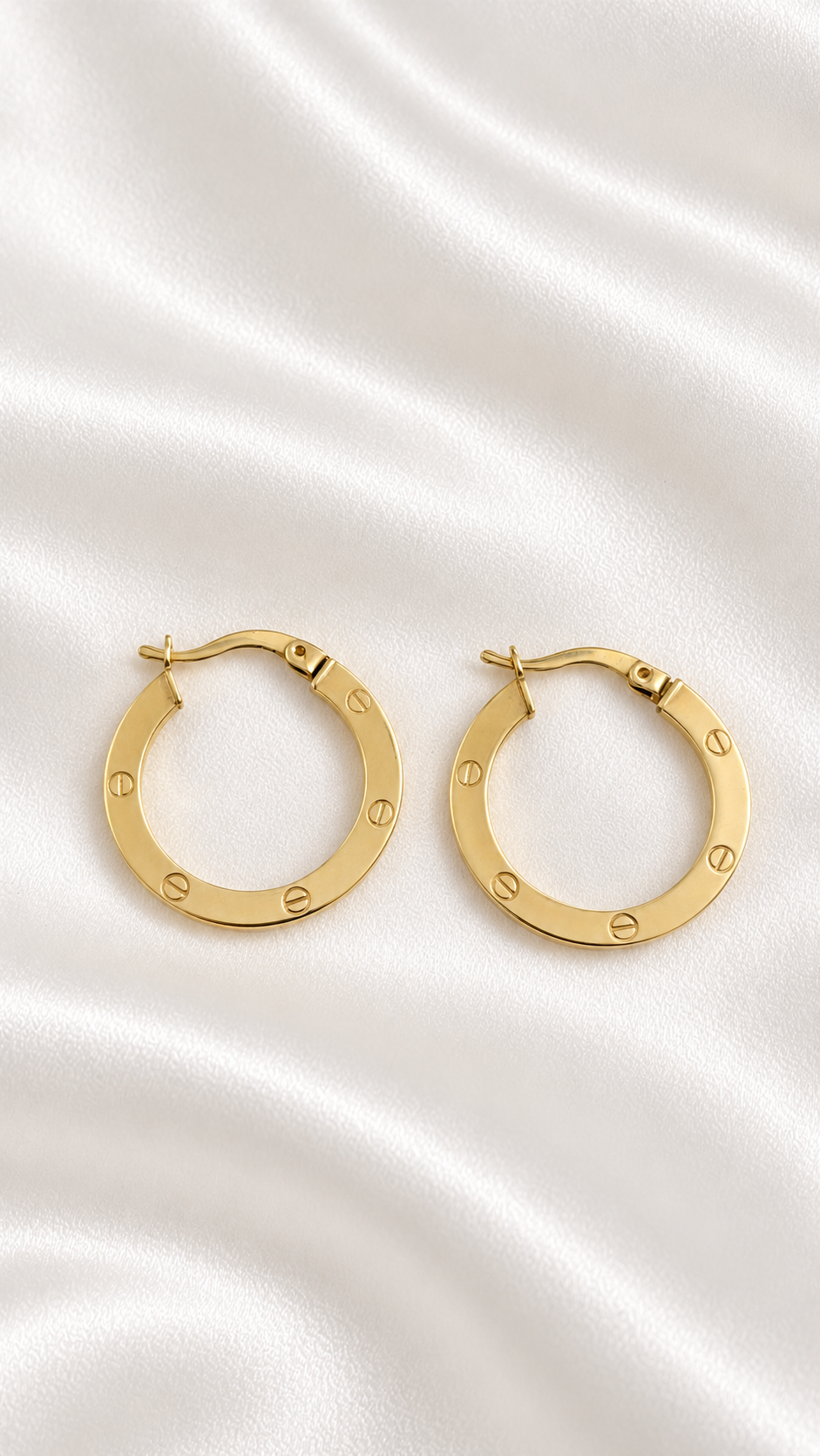 Argollas Medianas con Tornillos Grabados de 10k – 10k Gold Screw Design Hoop Earrings (foto 2)
