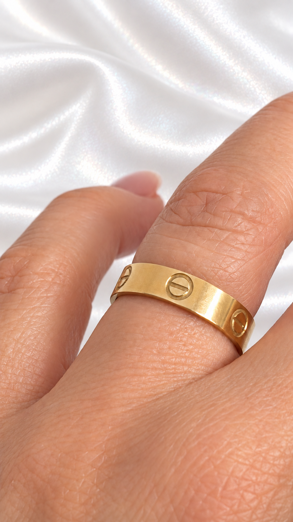 Anillo con Tornillos Grabados de 10k – 10k Gold Screw Design Ring