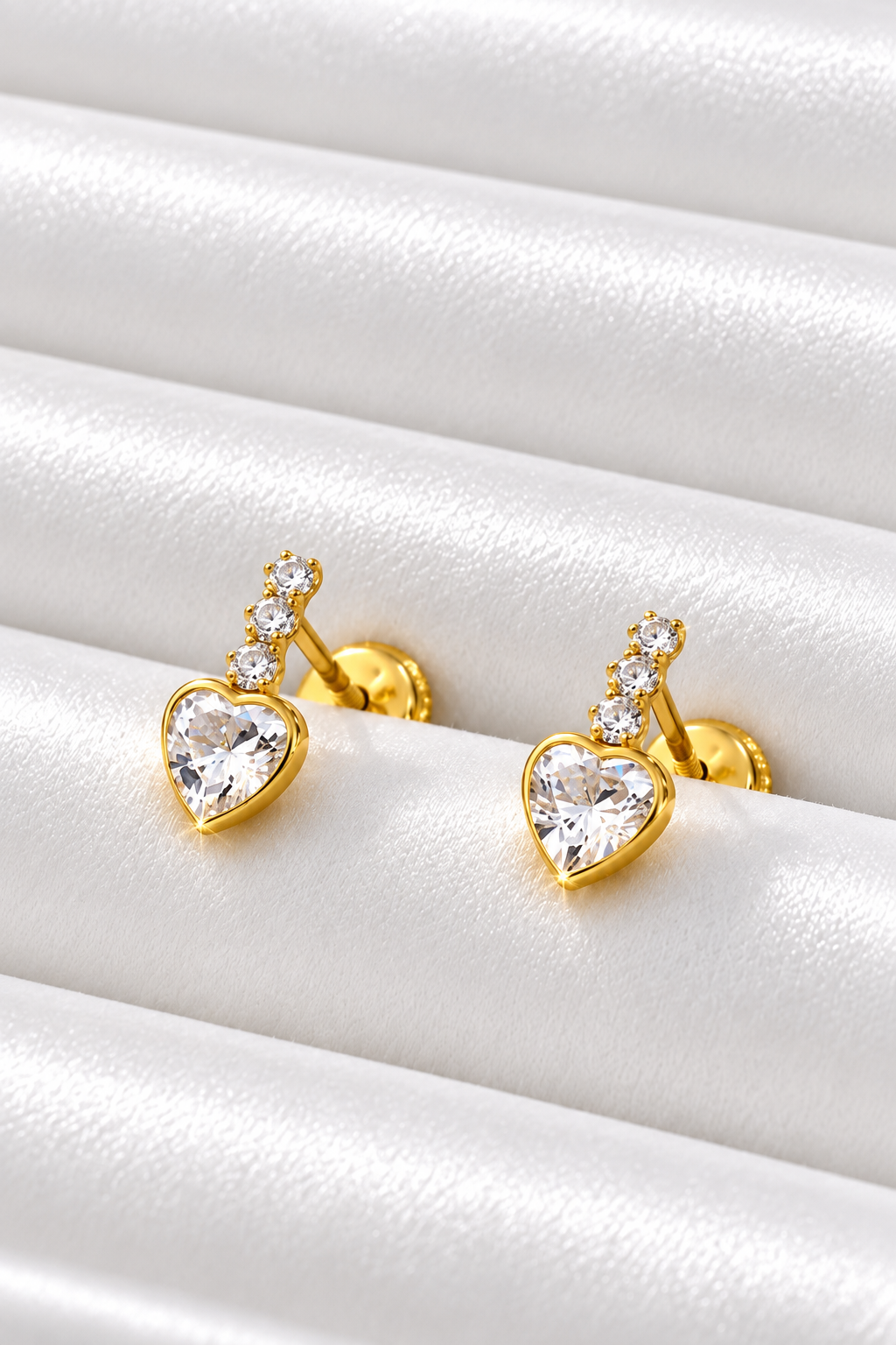 Aretes Corazón Clásico de 14k – 14k Gold Heart Earrings