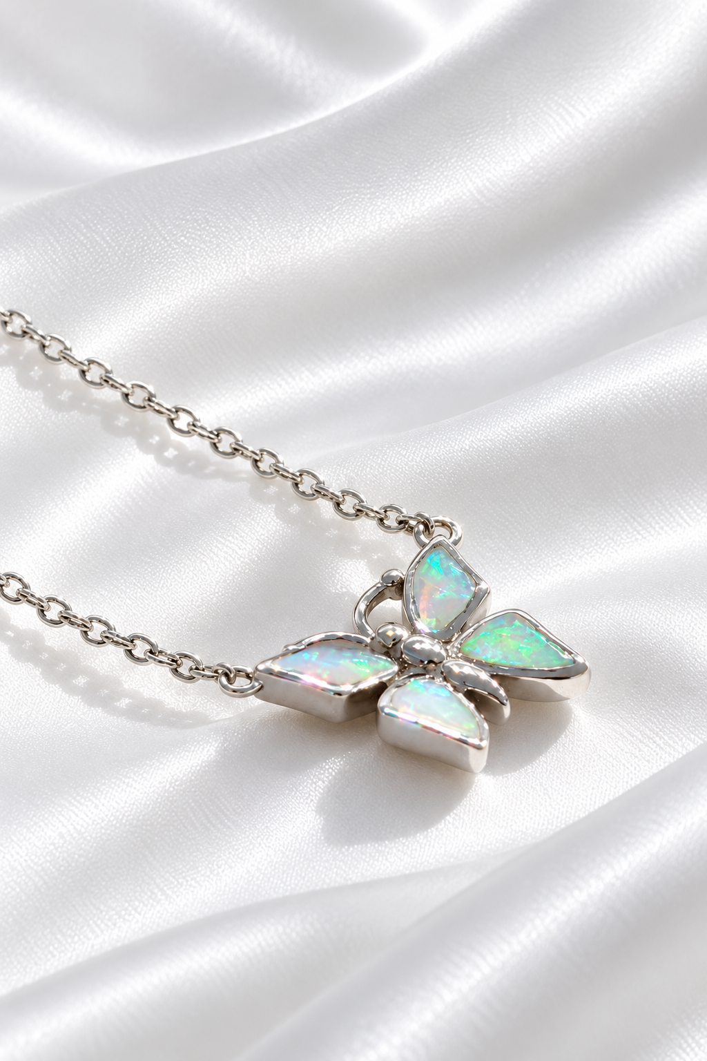 Cadena con Mariposa de Ópalo de Plata 925 – 925 Sterling Silver Opal Butterfly Necklace