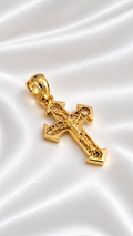 Dije Crucifijo Pequeño de 14k – 14k Gold Small Crucifix Pendant