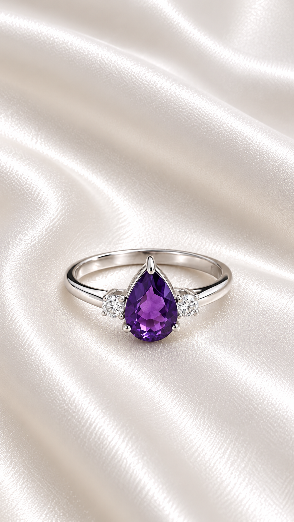 Anillo con amatista y diamantes de laboratorio de plata 925 (talla 7)