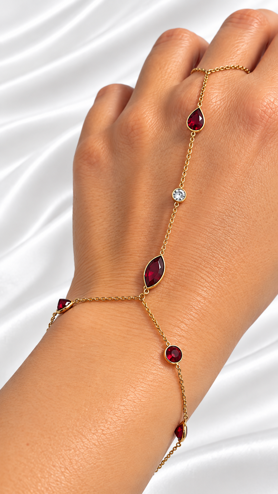 Pulsera con Piedras Rojas de 14k – 14k Gold Red Stone Bracelet