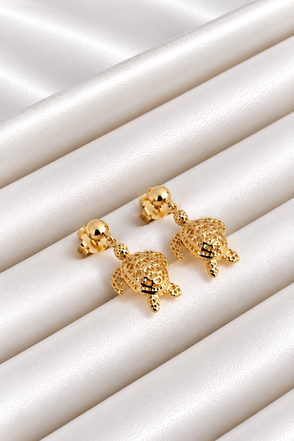 Aretes Tortuga Colgantes de 10k – 10k Gold Turtle Drop Earrings