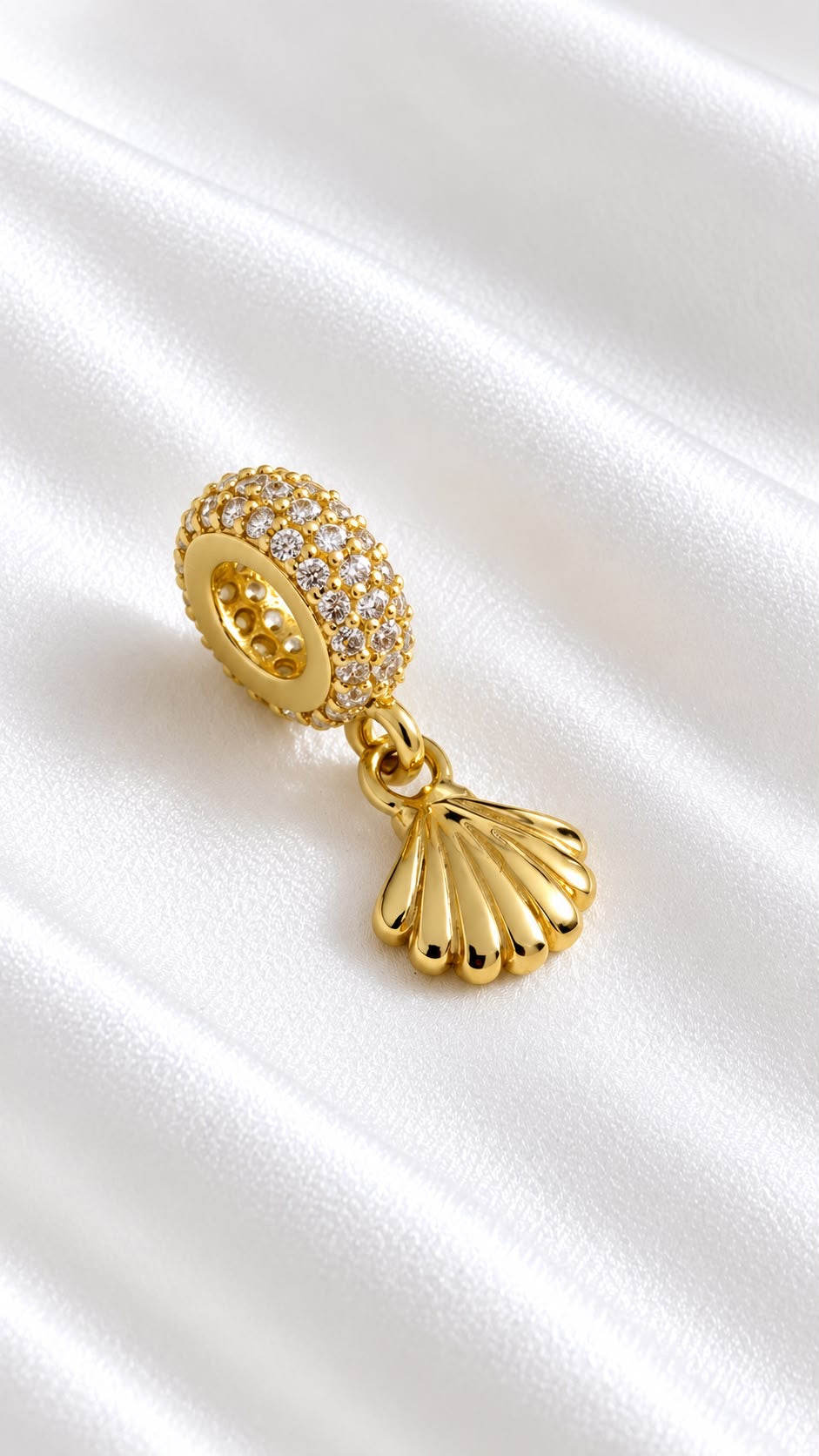 Colgante de concha en oro 10 quilates